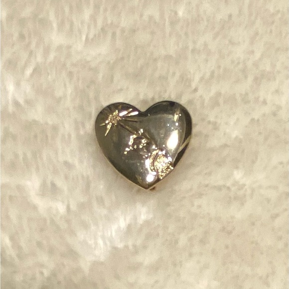 5 Pins for 16$ - Picture 4 of 7